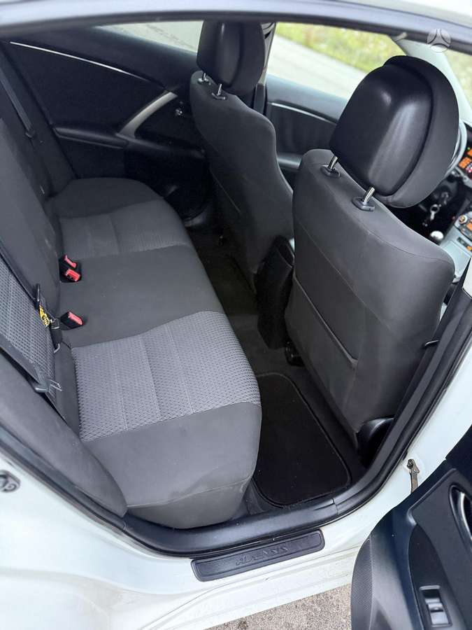 Toyota Avensis - 11