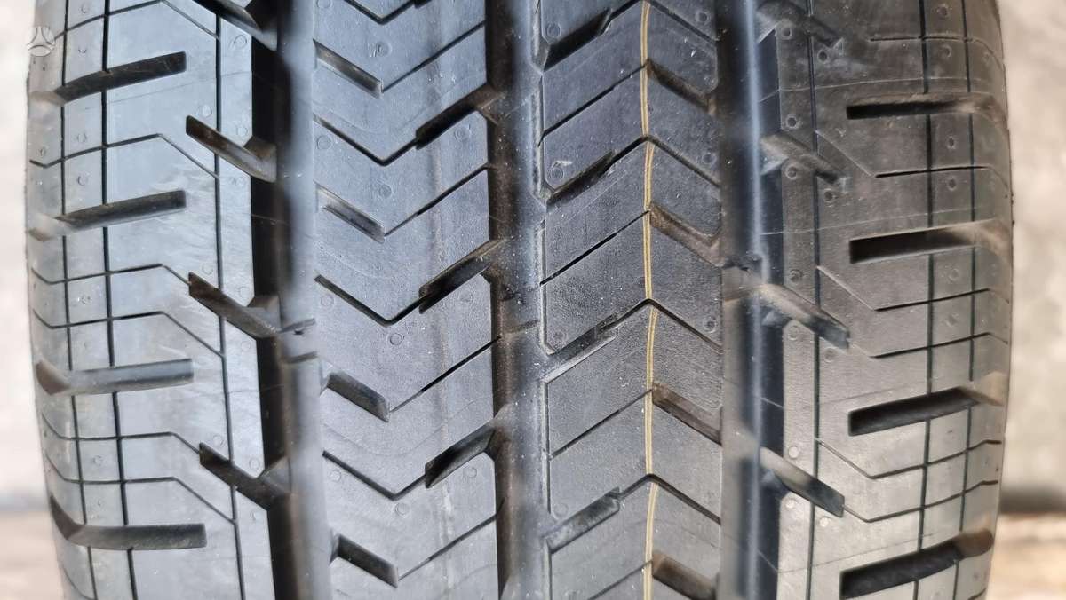 Michelin Agilis, летние 215/60 R17
