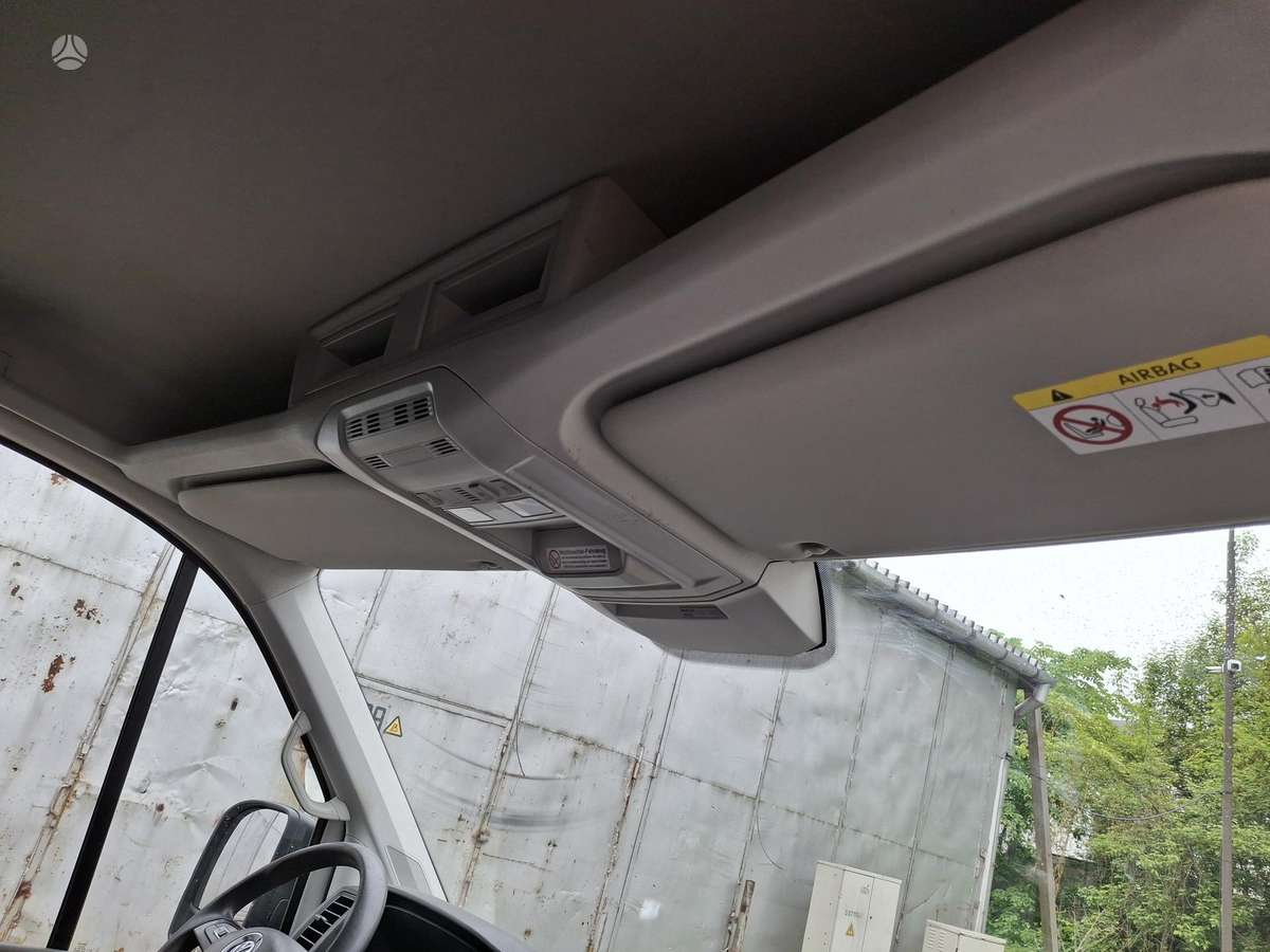 Volkswagen Crafter - 12