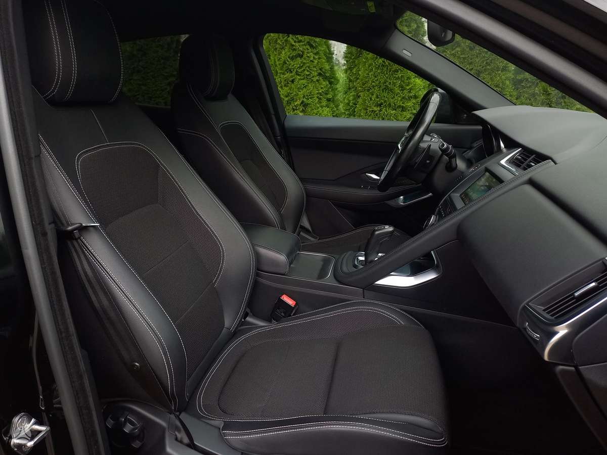 Jaguar E-Pace, 2.0 l., Внедорожник / Кроссовер