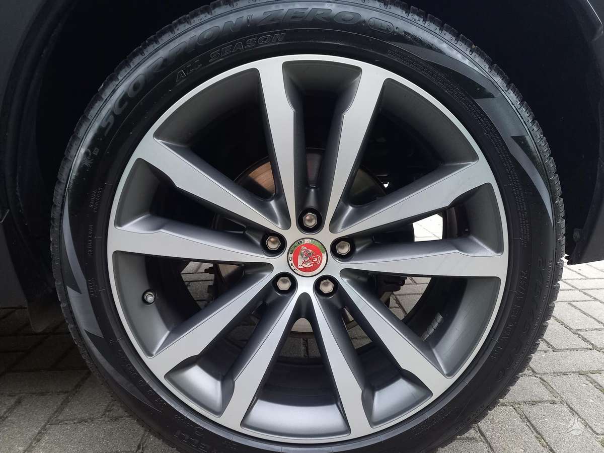 Jaguar E-Pace, 2.0 l., Внедорожник / Кроссовер