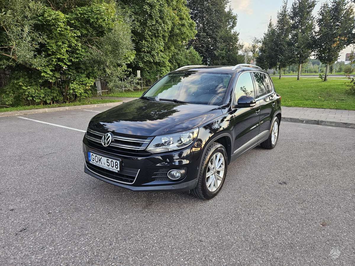 Volkswagen Tiguan - 1
