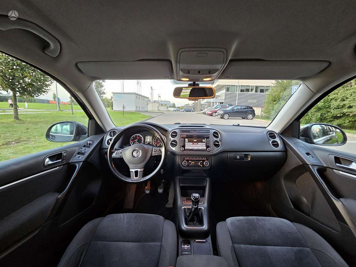 Volkswagen Tiguan - 9