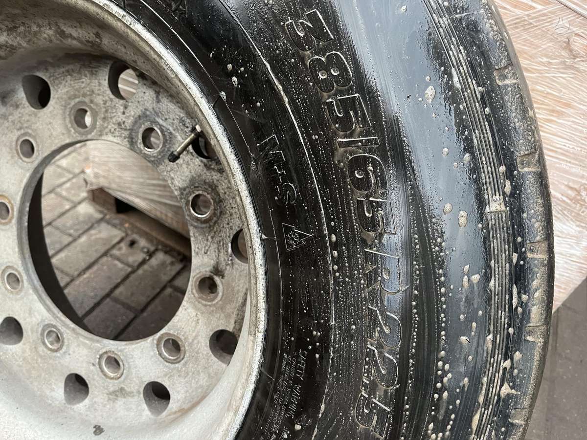 -Kita-, universalios 385/65 R22,5