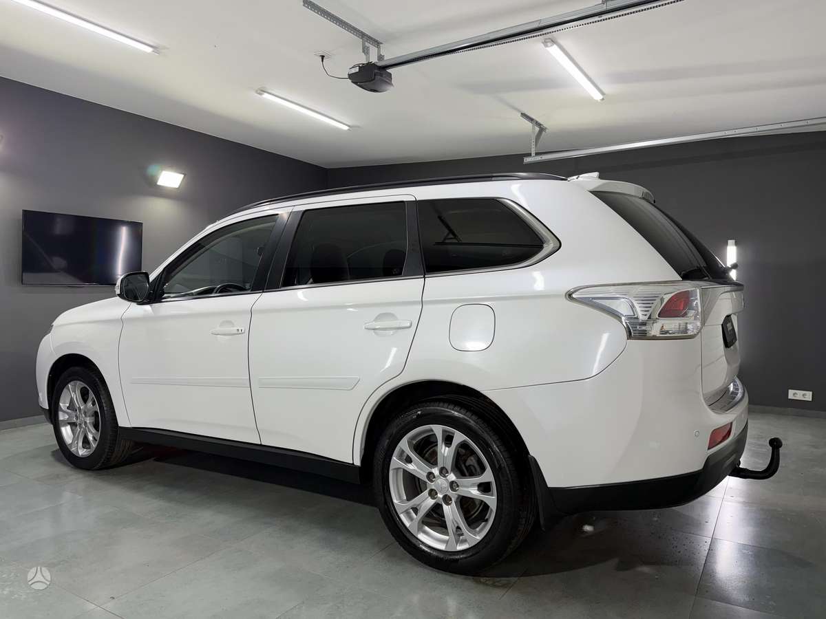 Mitsubishi Outlander - 4