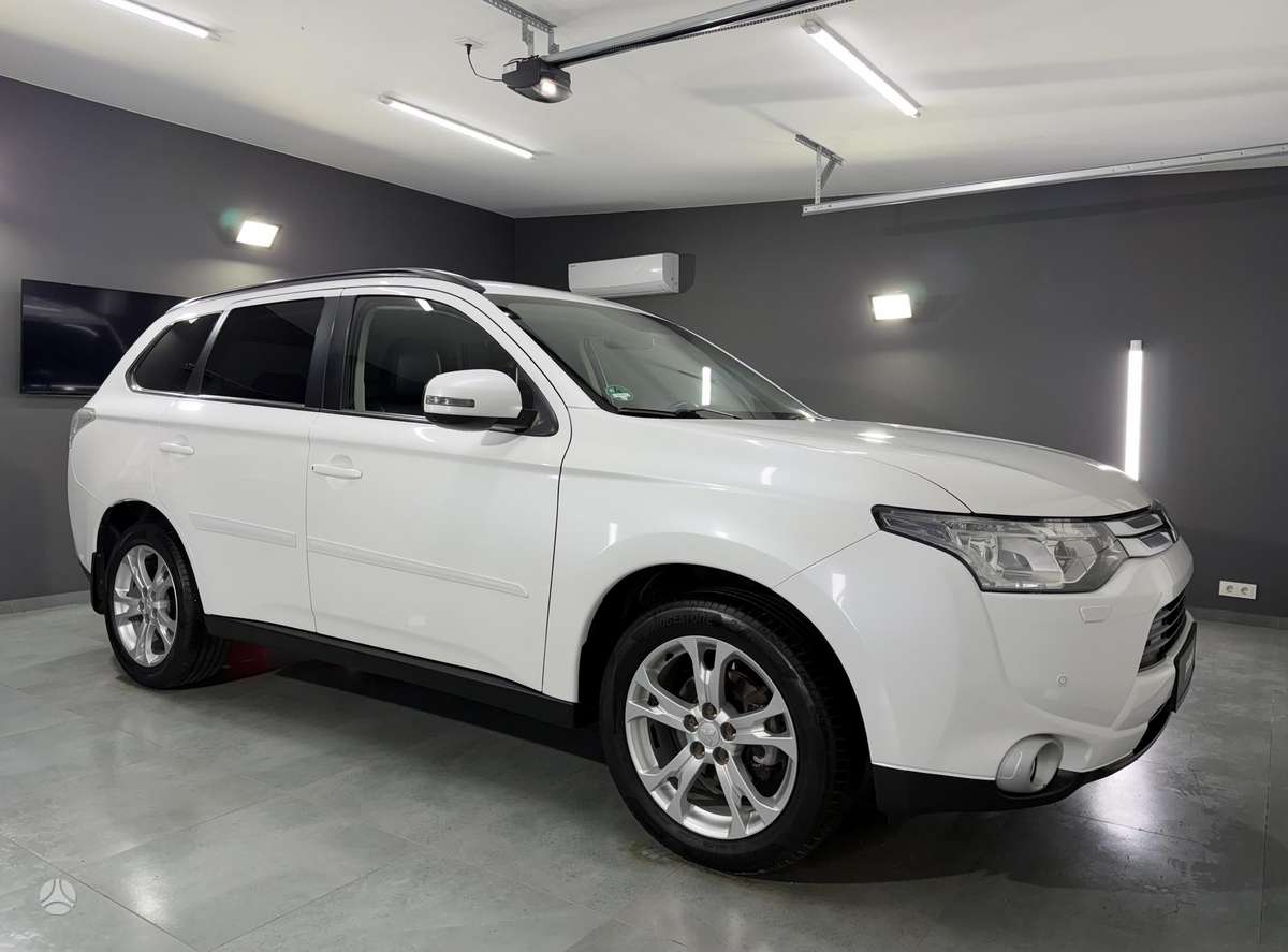 Mitsubishi Outlander - 3