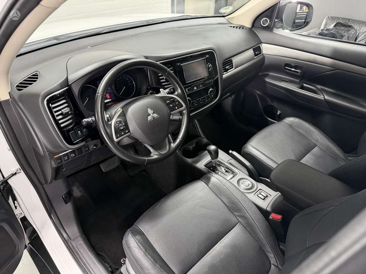Mitsubishi Outlander - 8