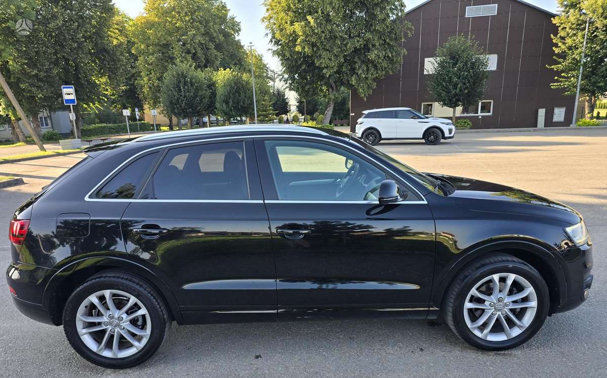 Audi Q3, 2.0 l., Внедорожник / Кроссовер
