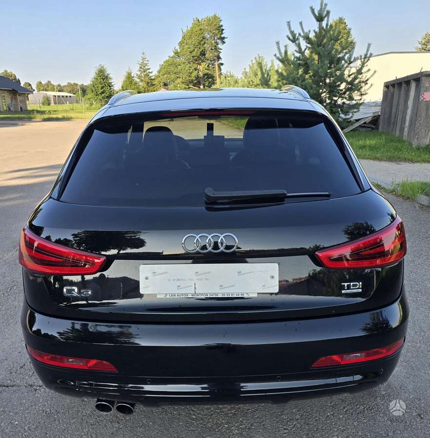 Audi Q3, 2.0 l., off-road / crossover