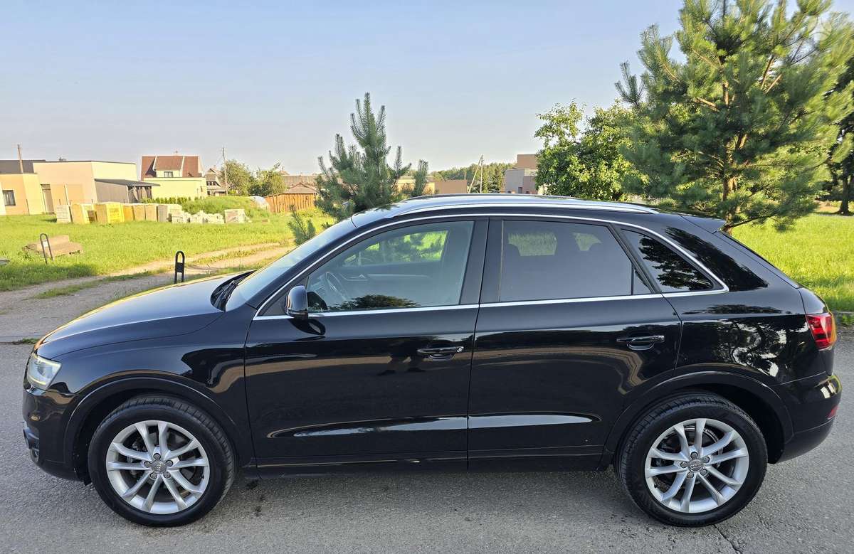 Audi Q3, 2.0 l., Внедорожник / Кроссовер