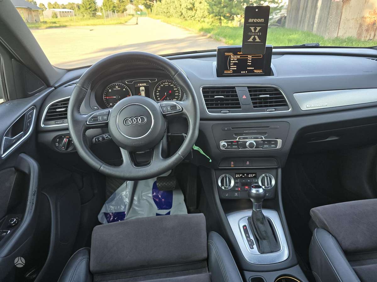 Audi Q3, 2.0 l., Внедорожник / Кроссовер