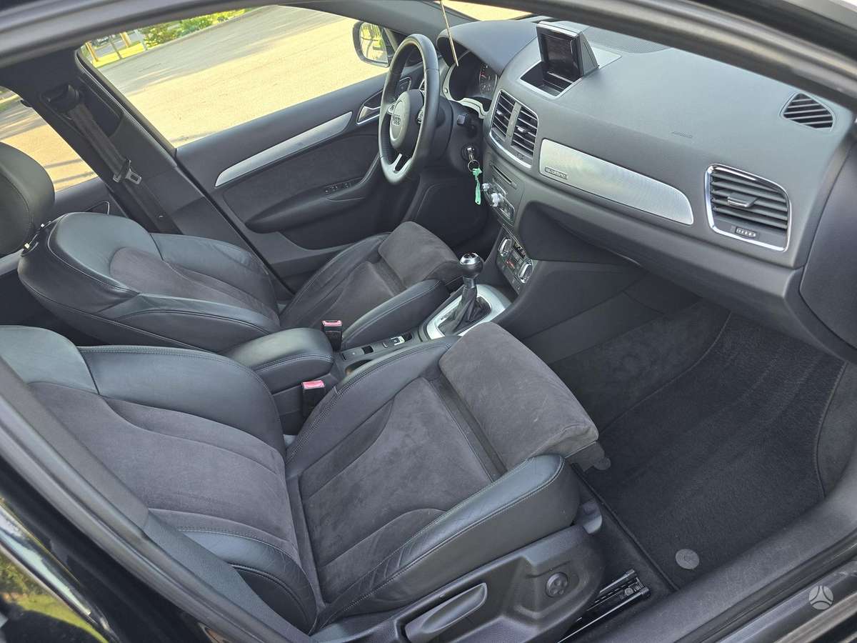 Audi Q3, 2.0 l., Внедорожник / Кроссовер