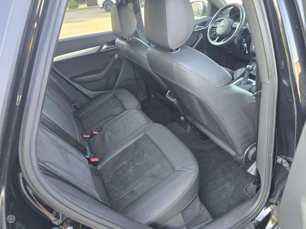 Audi Q3, 2.0 l., Внедорожник / Кроссовер