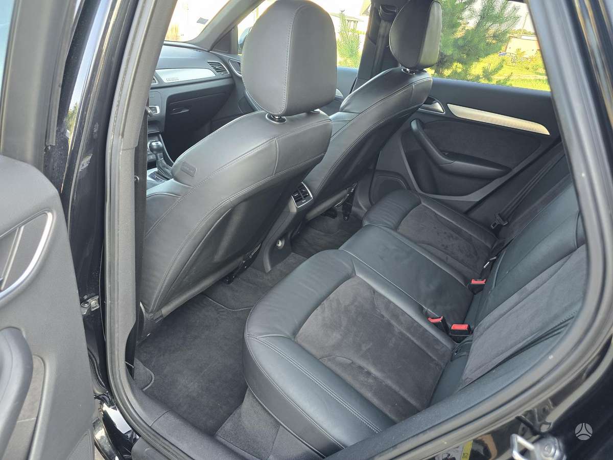Audi Q3, 2.0 l., Внедорожник / Кроссовер