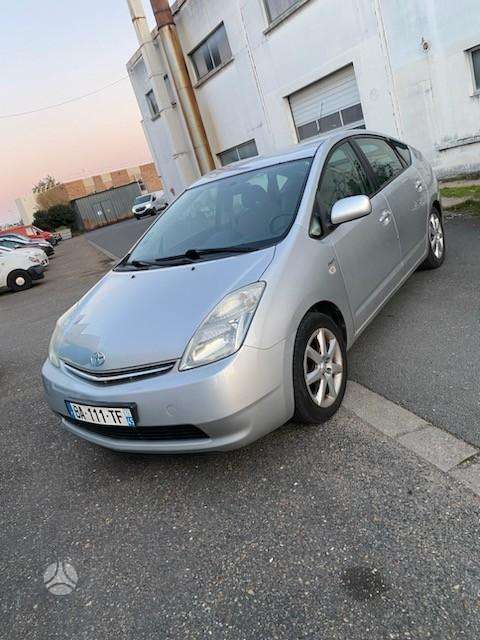 Toyota Prius - 1