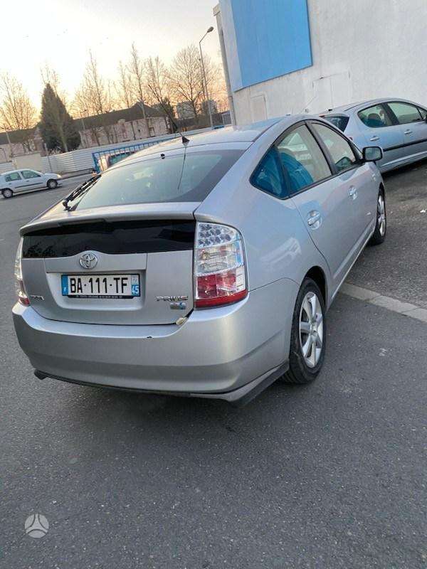 Toyota Prius - 2