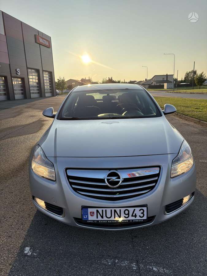 Opel Insignia, 1.8 l., Седан