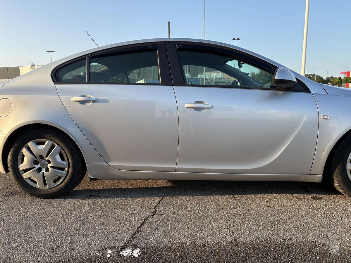 Opel Insignia, 1.8 l., Седан