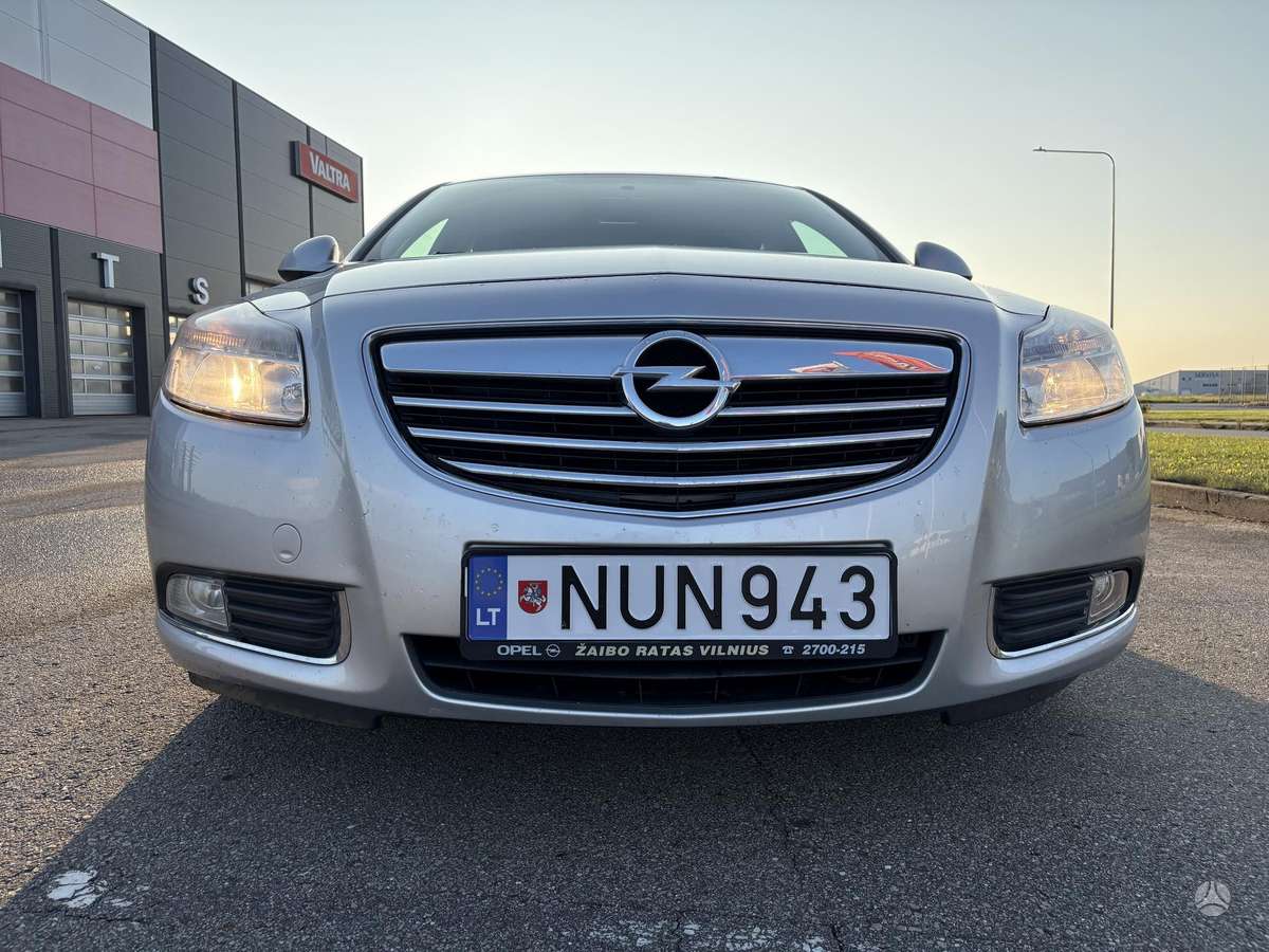 Opel Insignia, 1.8 l., Седан