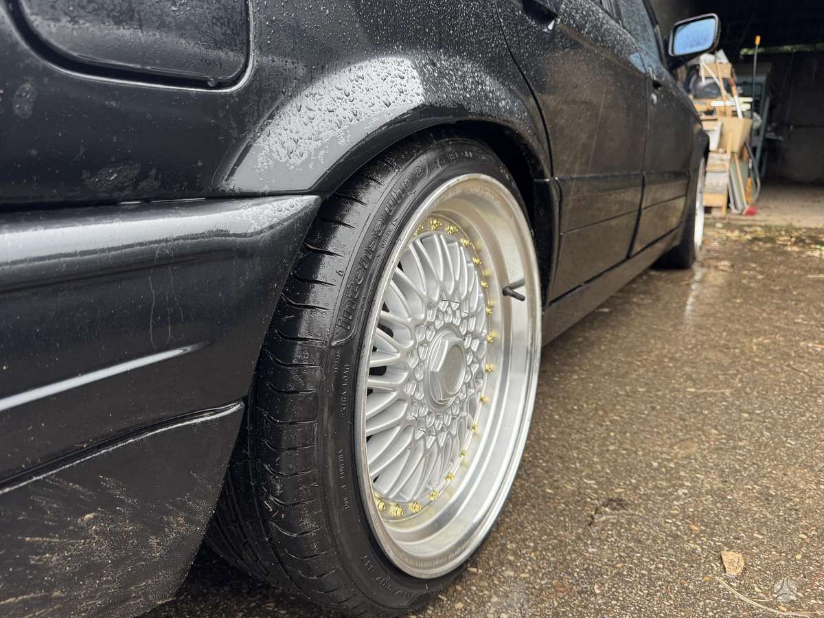 BMW 325, 2.5 l., Седан