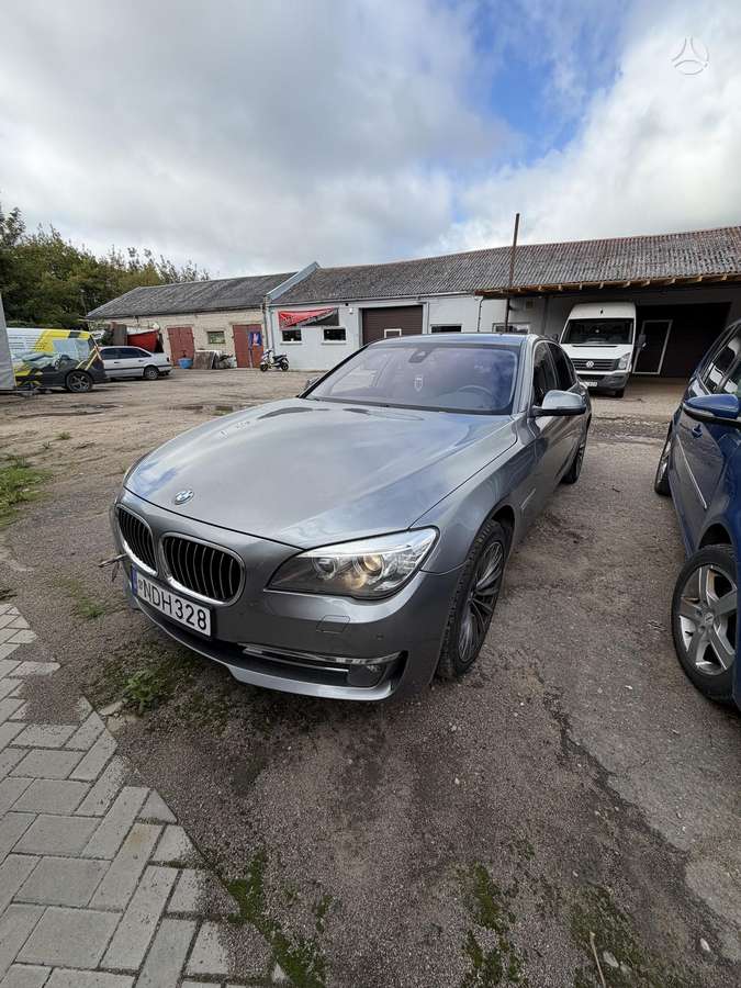 BMW 740, 3.0 l., Седан