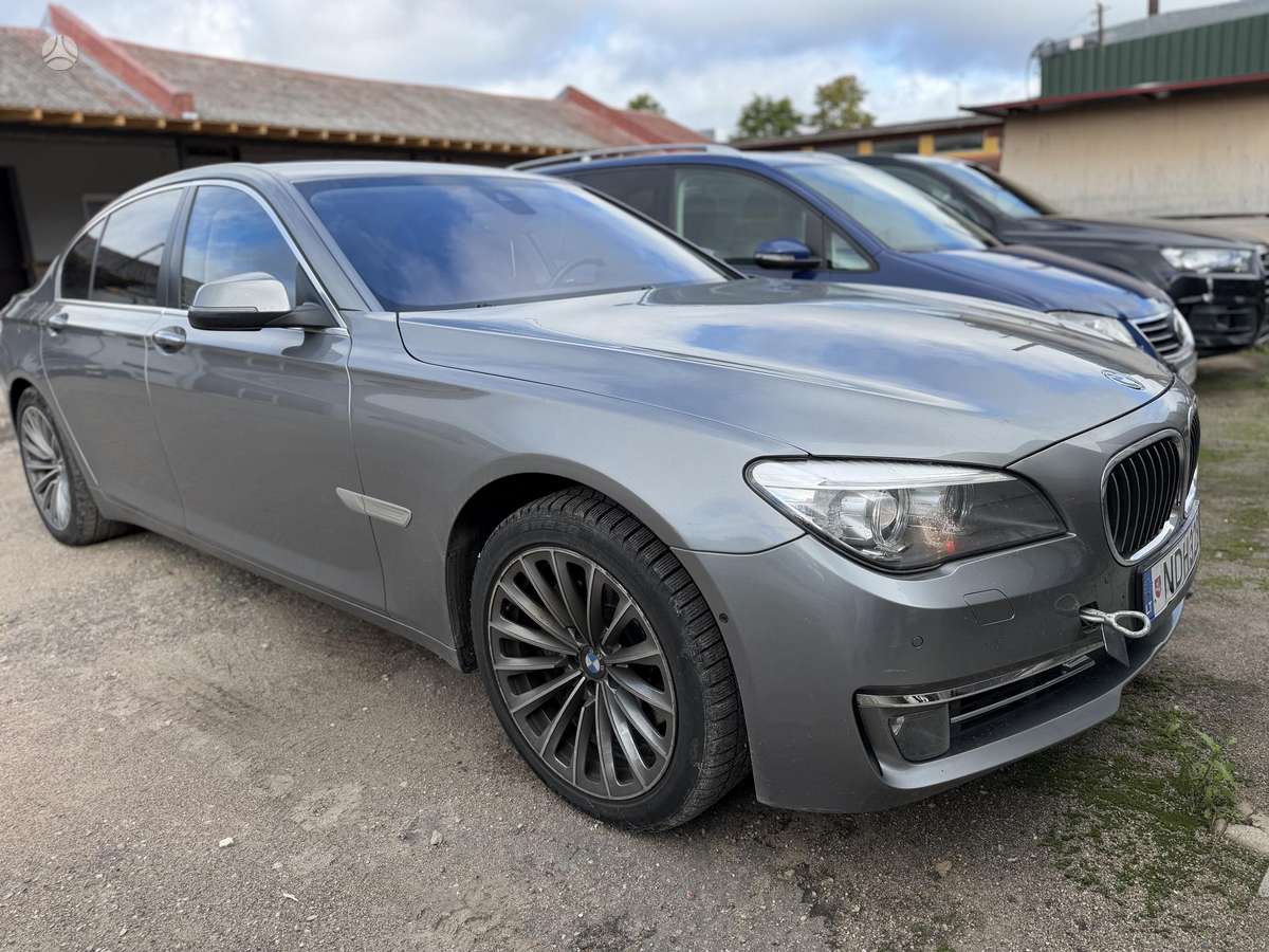 BMW 740, 3.0 l., Седан