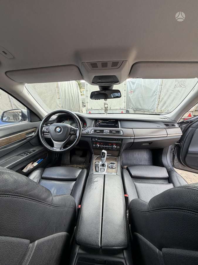 BMW 740, 3.0 l., Седан