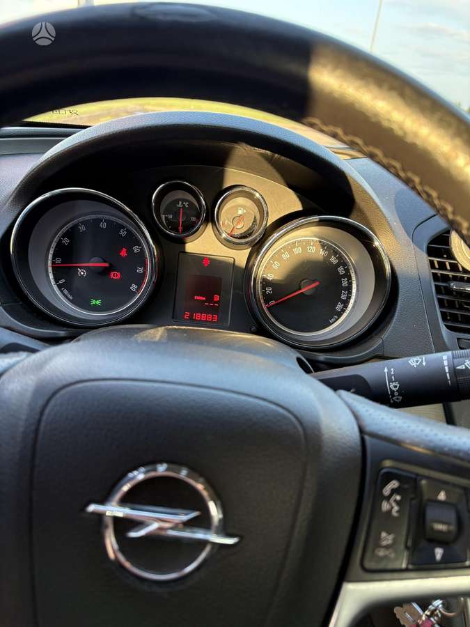 Opel Insignia, 1.8 l., Седан
