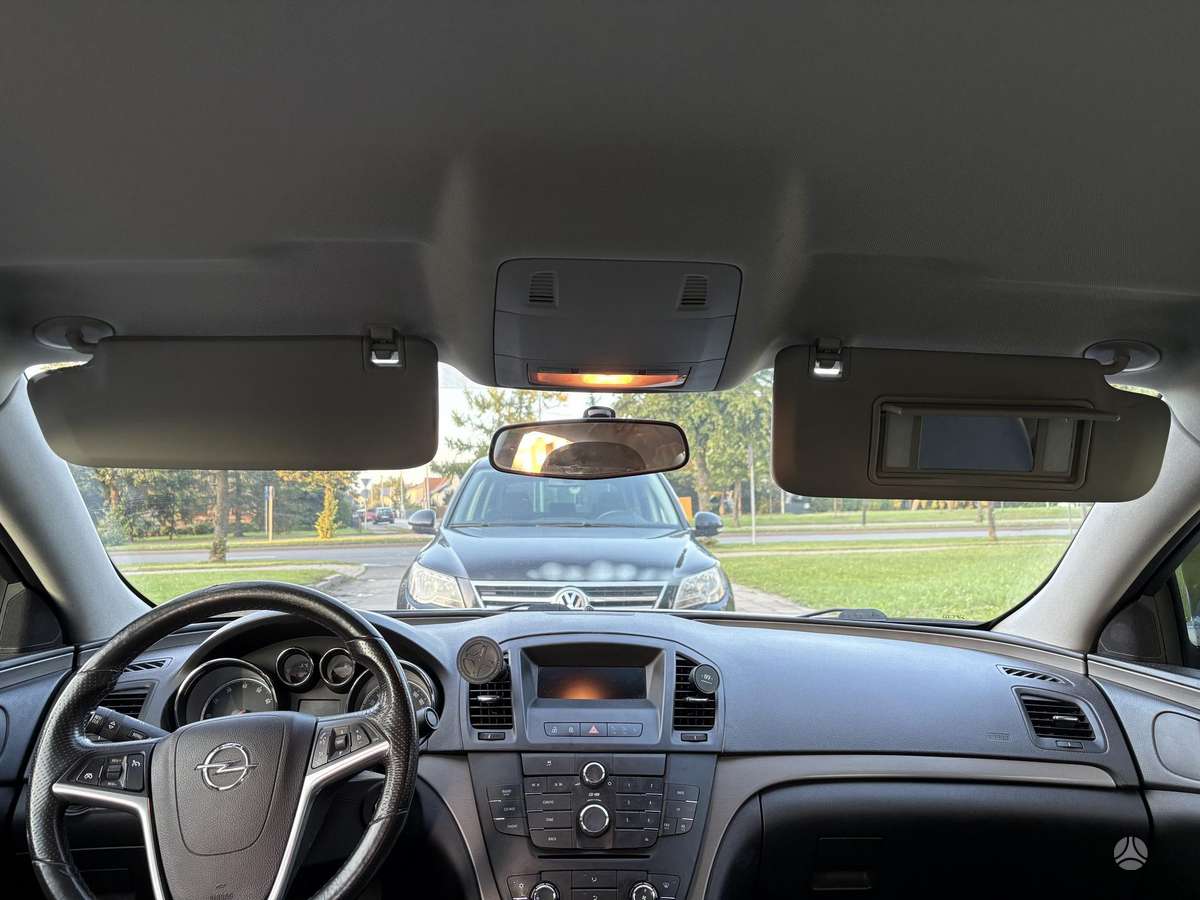Opel Insignia, 1.8 l., Седан