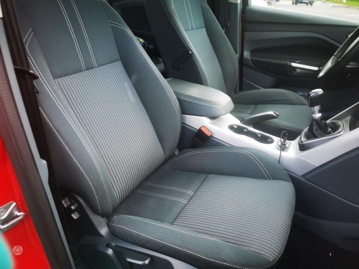 Ford Grand C-MAX - 10