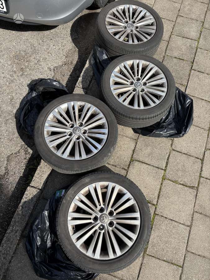 Opel Insignia, 1.8 l., Седан