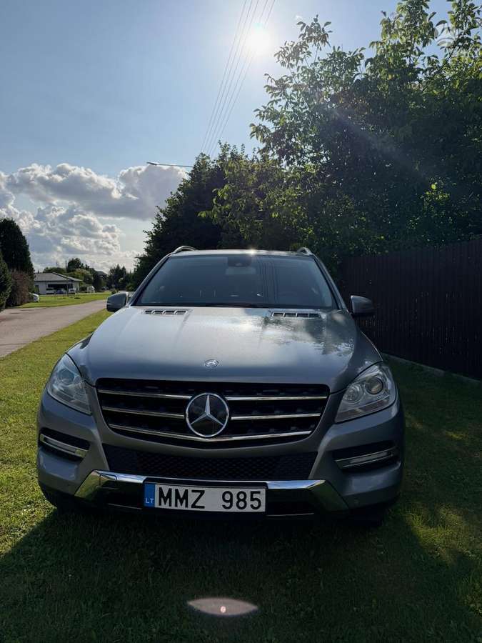 Mercedes-Benz ML350 - 2