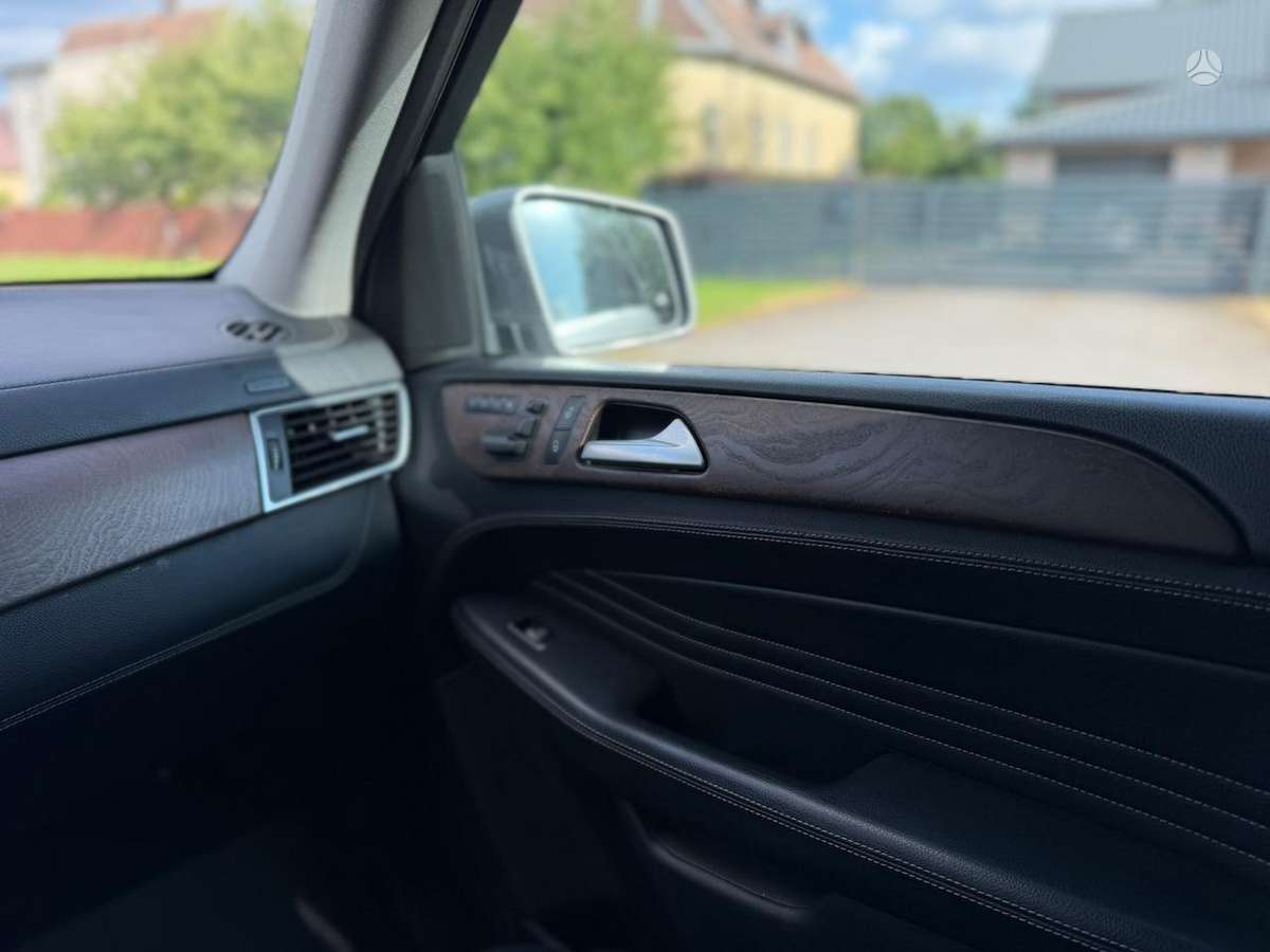 Mercedes-Benz ML350 - 5