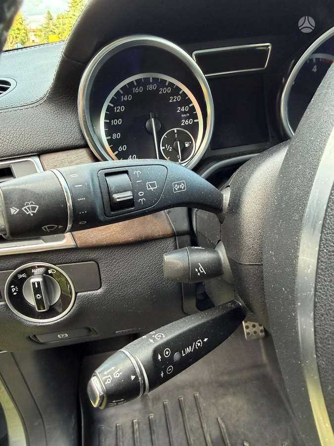 Mercedes-Benz ML350 - 8