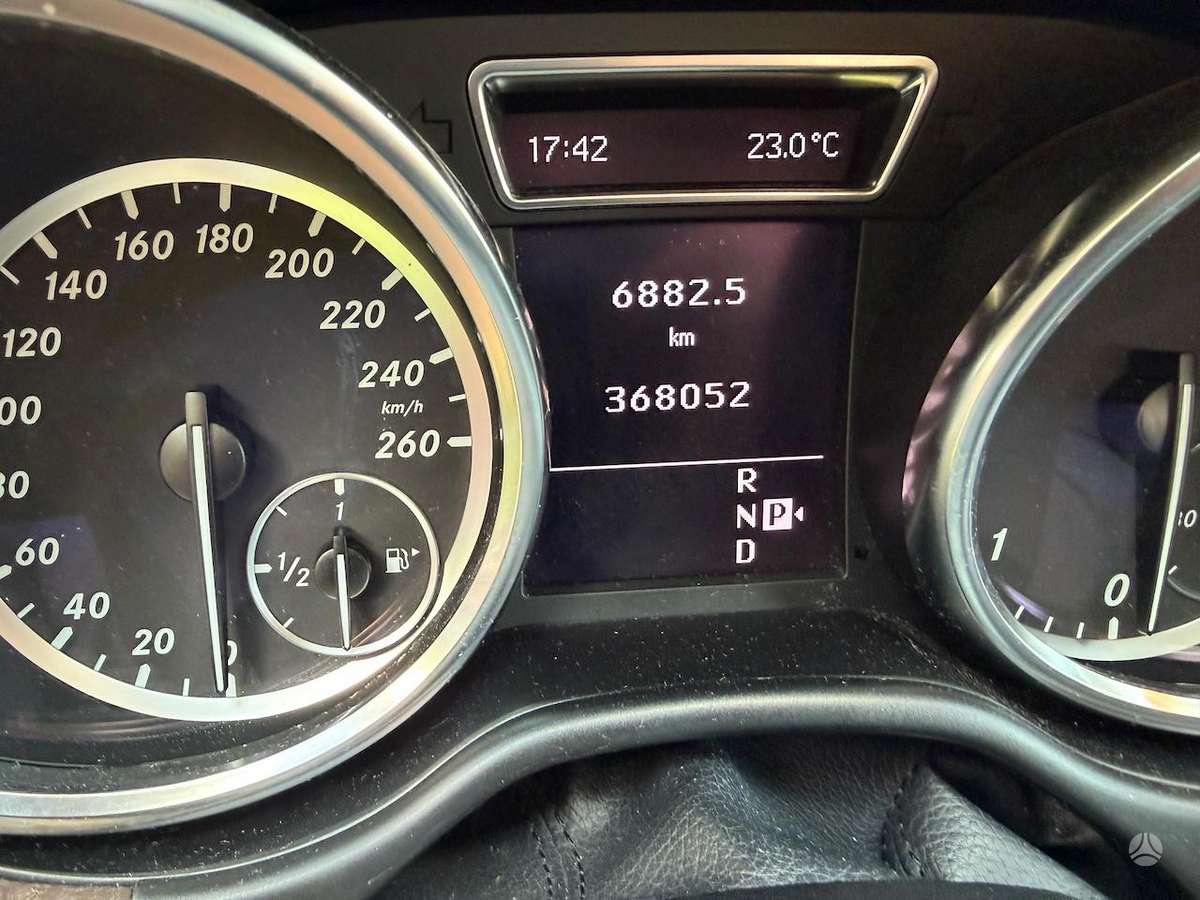 Mercedes-Benz ML350 - 9