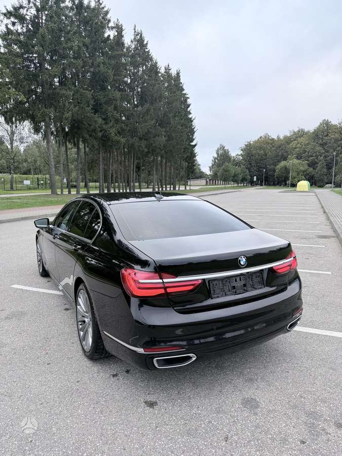 BMW 740 - 4