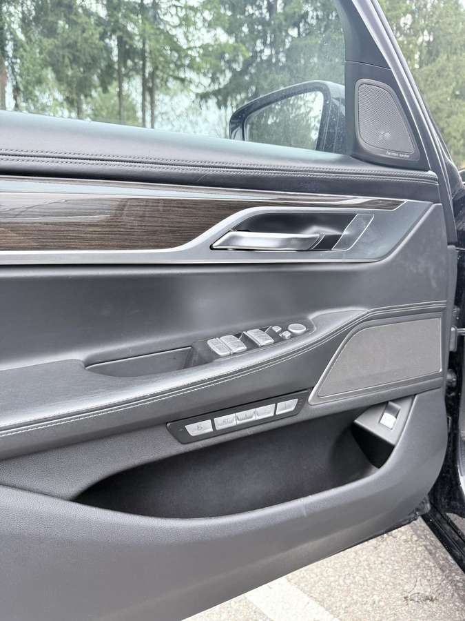 BMW 740 - 9