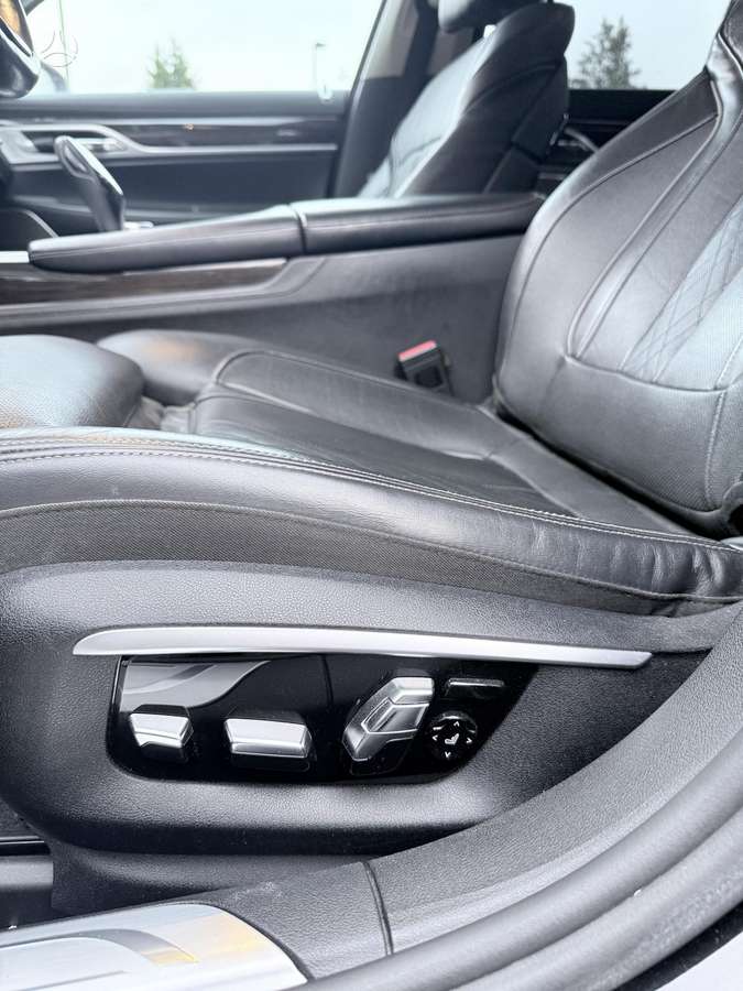 BMW 740 - 11
