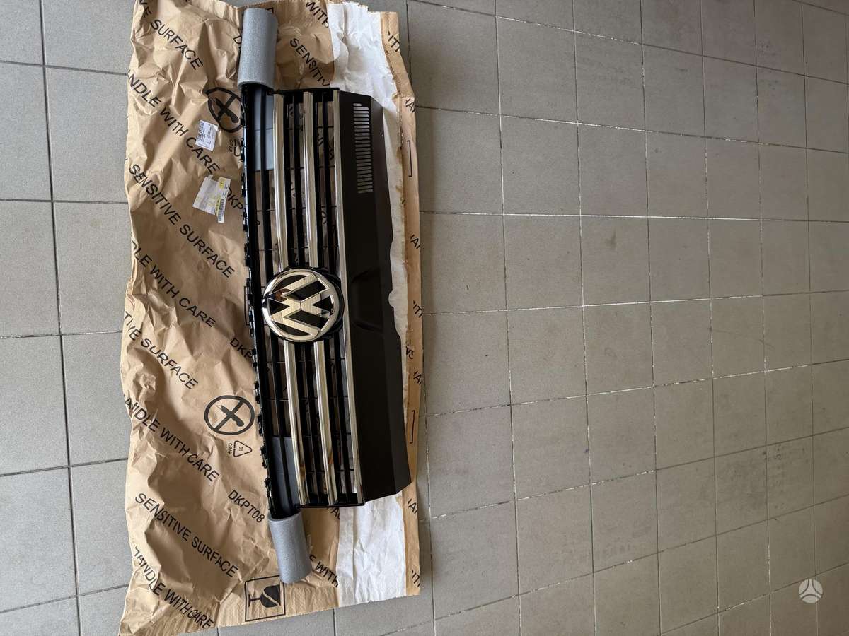 Volkswagen Multivan apdailos grotelės