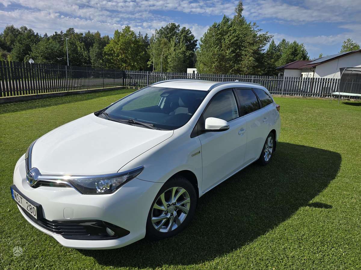 Toyota Auris - 1
