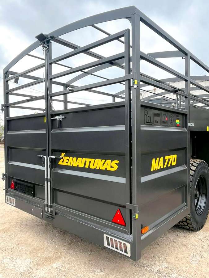 -Kita- MA640, gyvulių pervežimo