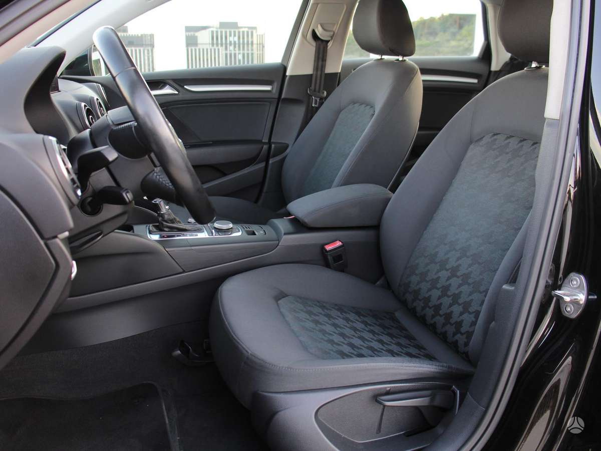 Audi A3, 1.6 l., Седан