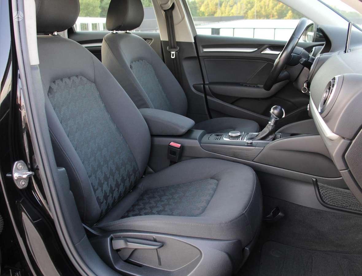 Audi A3, 1.6 l., Седан