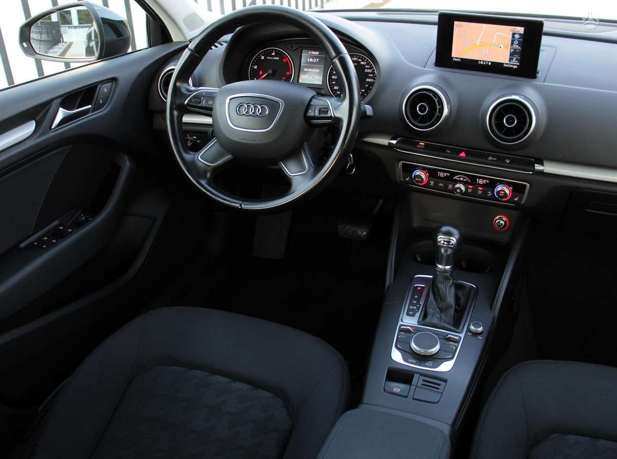 Audi A3, 1.6 l., Седан