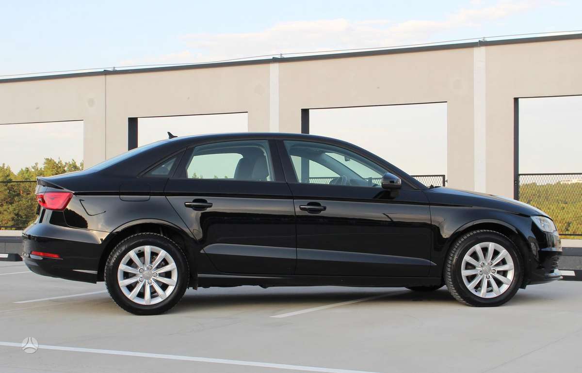 Audi A3, 1.6 l., Седан