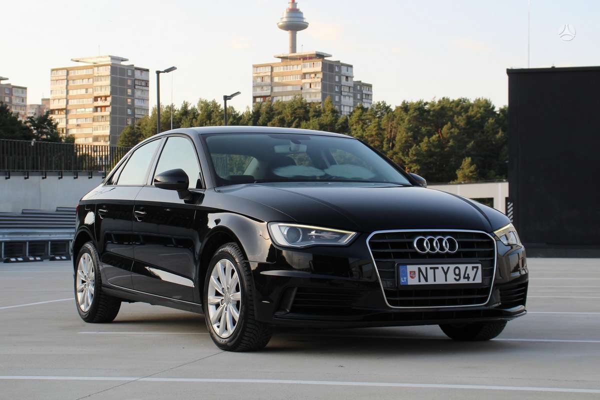 Audi A3, 1.6 l., Седан