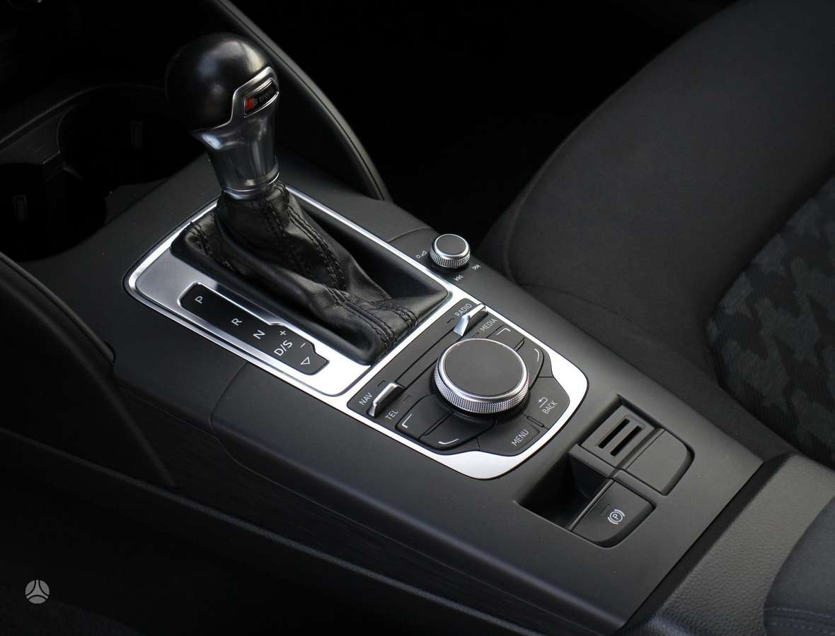 Audi A3, 1.6 l., Седан