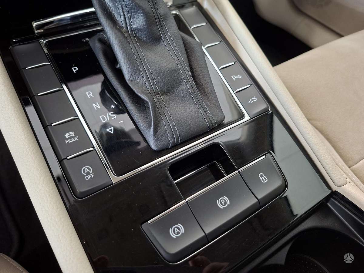 Skoda Superb, 1.8 l., hatchback