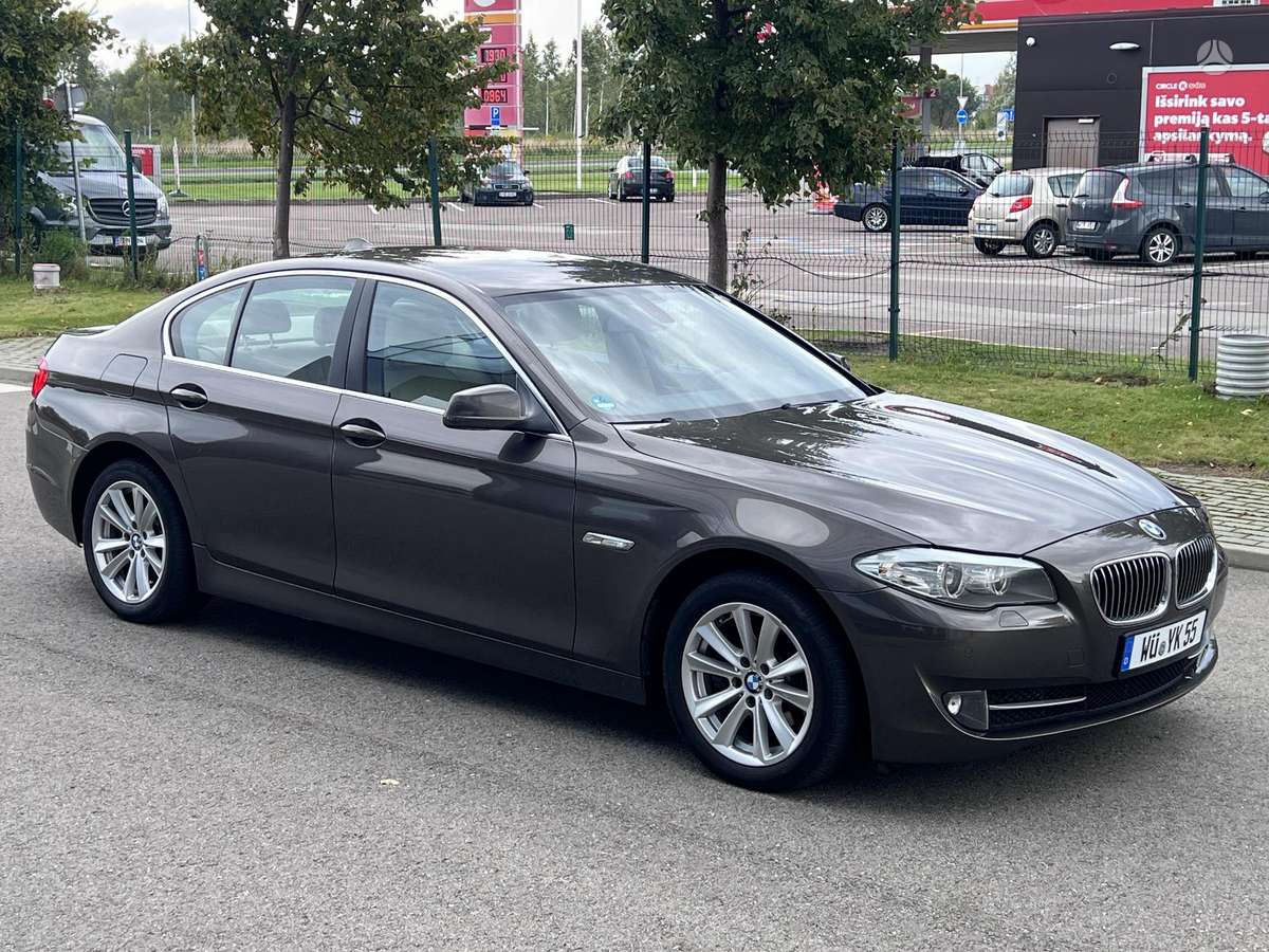 BMW 520, 2.0 l., Седан