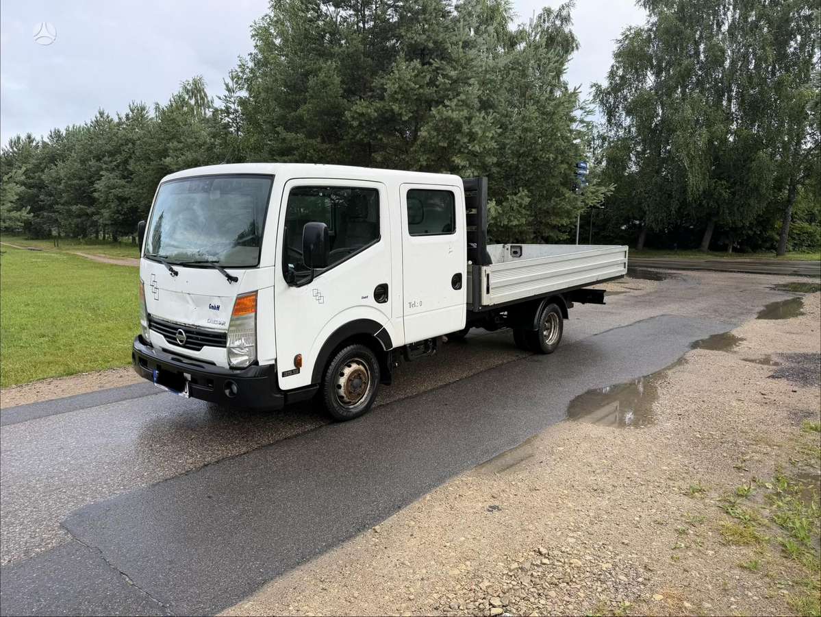 Nissan Cabstar, dropside trucks